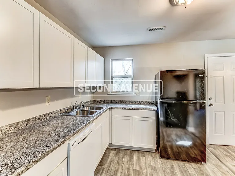 5403 Wesley Dr — Photo 2