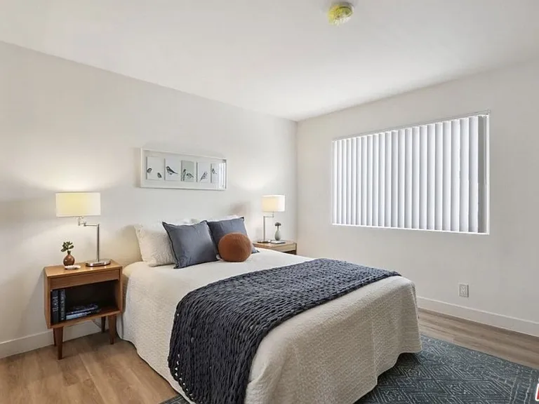 2251 Crenshaw Blvd #1 — Photo 8