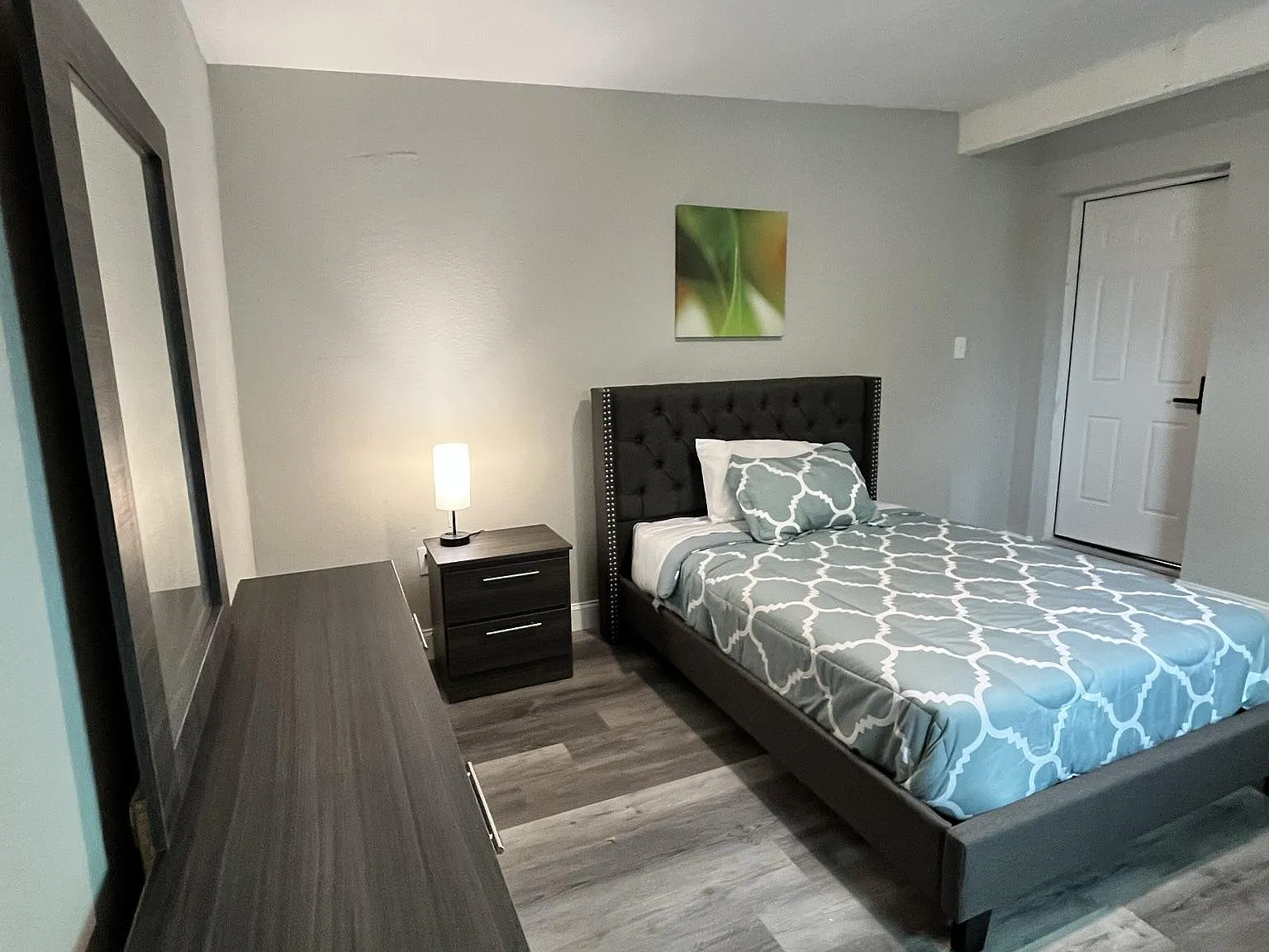 4 bed, 2.0 bath, 1064 sqft, $1,724 — Photo 3