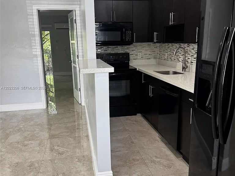 1860 Venice Park Dr #107 — Photo 9