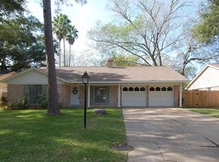 5021 Oak Ct, Dickinson, TX 77539