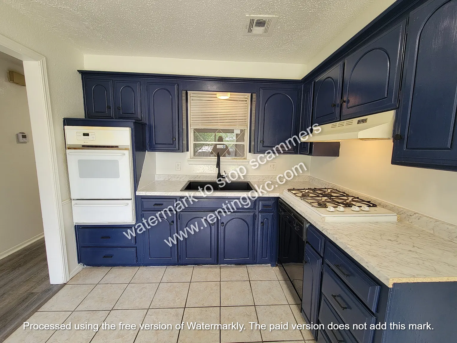3 bed, 1.5 bath, 1000 sqft, $1,050 — Photo 2