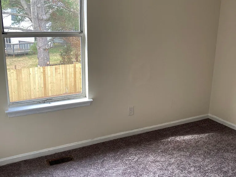 521 Clubhouse Way — Photo 5