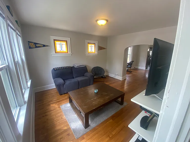 2725 N Bremen St — Photo 2