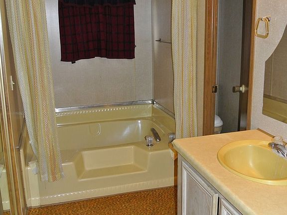 5th image of 8713 NE 130th Ave
