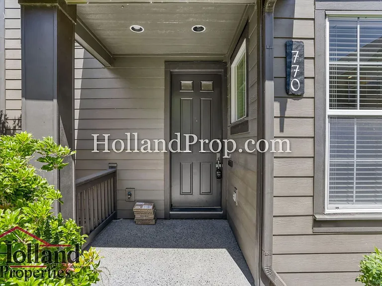 770 NE 72nd Ave — Photo 3