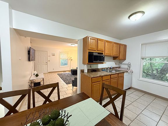 3rd image of 324 1/2 W Elting St APT B