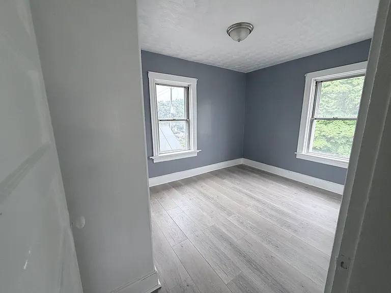 118 Chaplin St #3 — Photo 2
