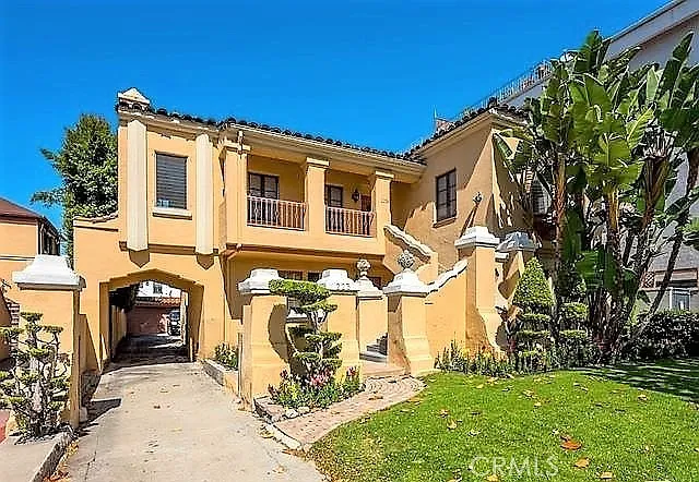 3 bed, 2000 sqft, $5,395 — Photo 2