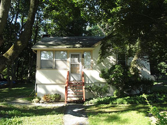 LOCATION! GREAT CONDO ALTERNATIVE