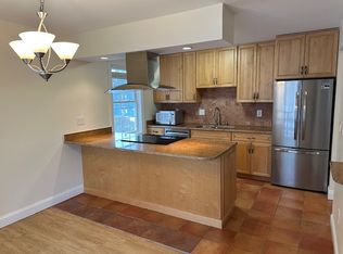 158 N Twin Oaks Ter, South Burlington, VT 05403