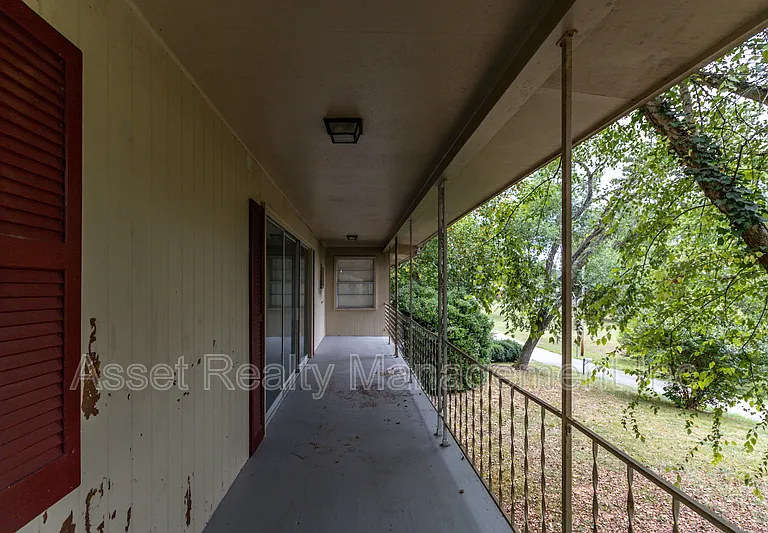 630 Colonial Dr — Photo 31