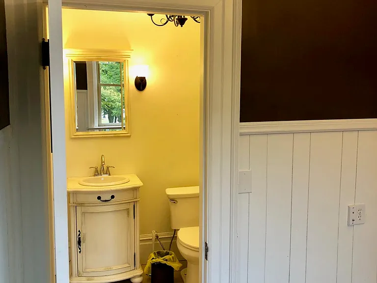 212 Main St — Photo 8