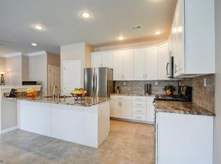 197 Patriot Hill Dr, Basking Ridge, NJ 07920