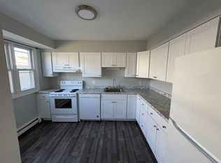 260 Parliament Cir, Topsham, ME 04086