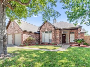10926 Fairwood Dr, La Porte, TX 77571