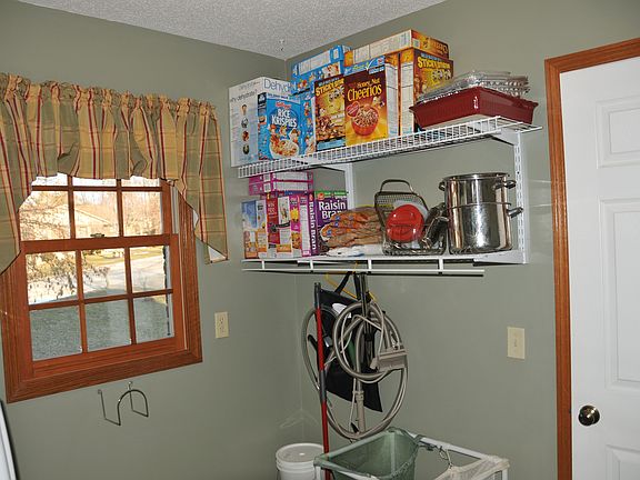 other wall of laundry room