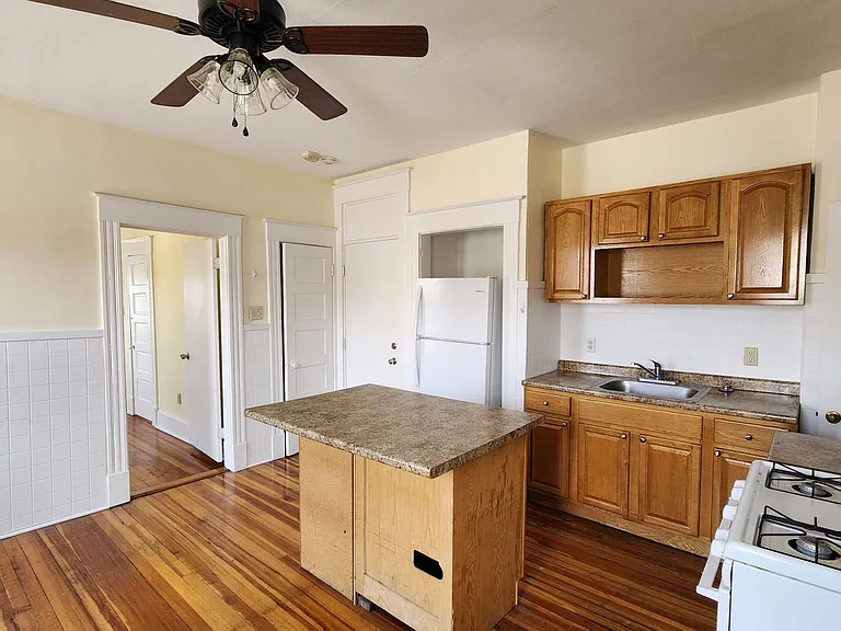 93 Booth St #3N — Photo 3