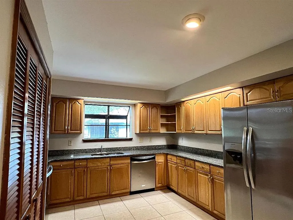 3 bed, 2.0 bath, 1466 sqft, $2,195 — Photo 3