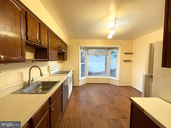 5th image of 5664 Chapel Run Ct