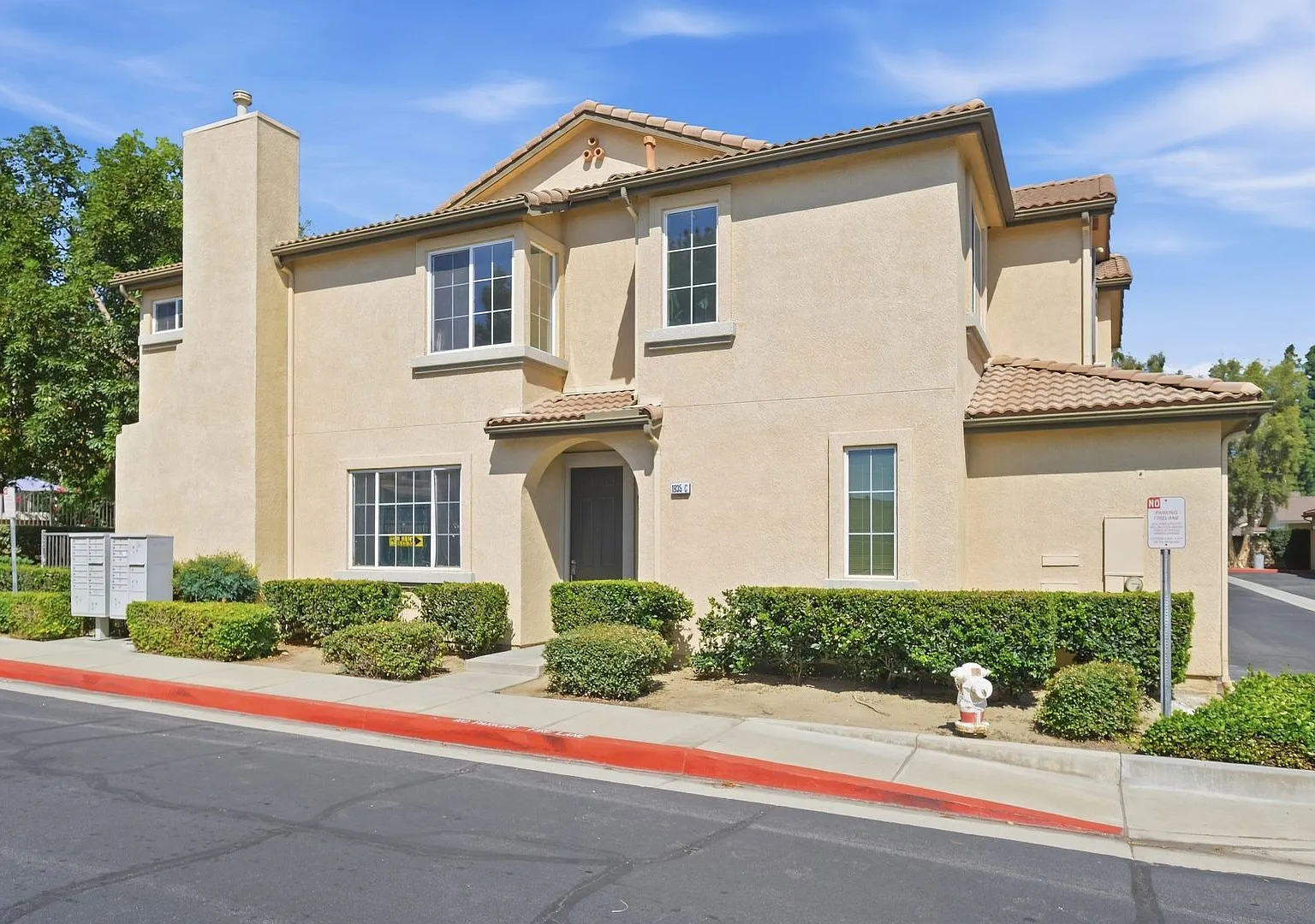 Coming Soon Beautiful 4-Bedroom Condo In Ontario, Ca — Photo 1