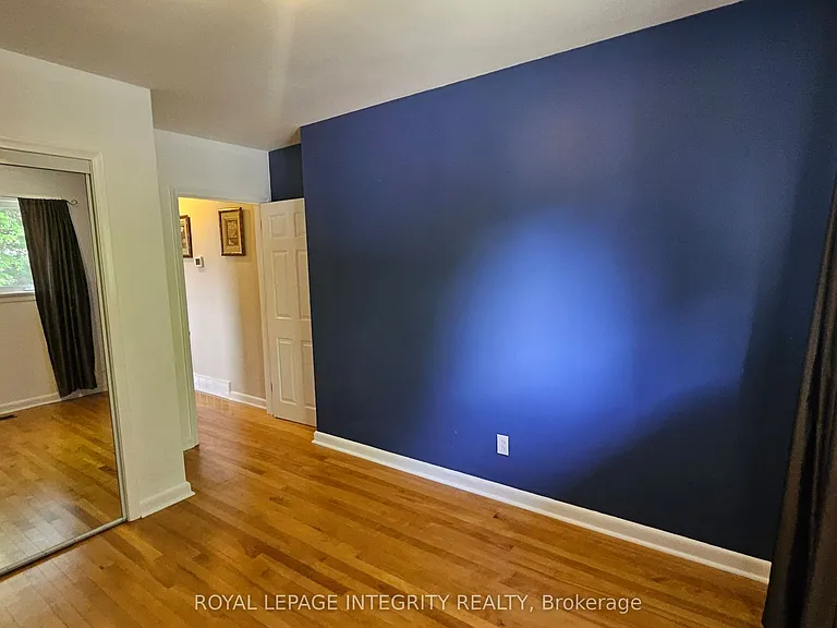 1764 Gage Cres — Photo 14