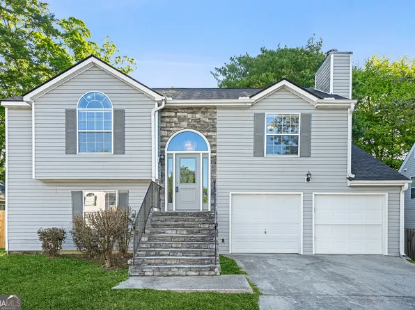 1090 Drawbridge Dr, Riverdale, GA 30296