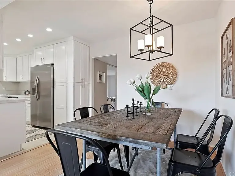 497 El Molino Ave #204 — Photo 7