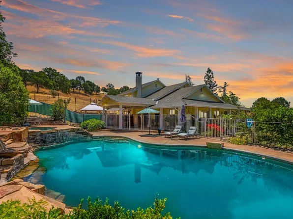 4926 Hillvale Dr, Valley Springs, CA 95252