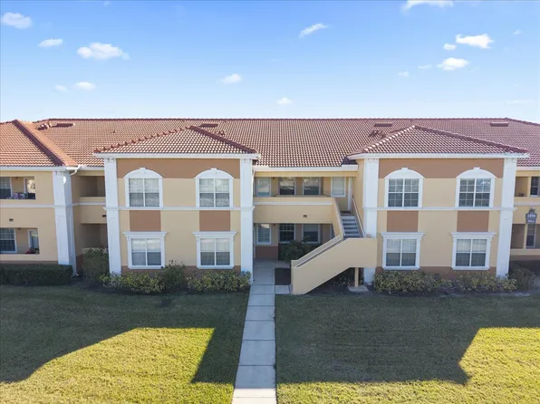 1050 Villagio Cir Unit 102, Sarasota, FL 34237