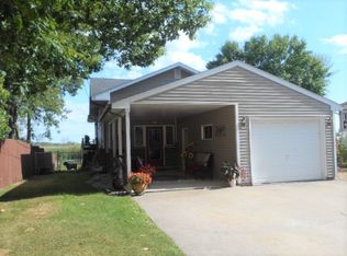 2633 Lake Shore Dr, Escanaba, MI 49829