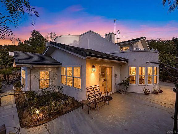 2nd image of 15061 Lyons Peak Ln