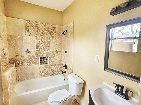 4th image of 1547 E Ann Arbor Ave