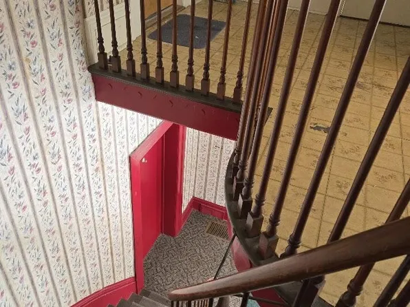 135 W Michigan Ave, Saline, MI 48176