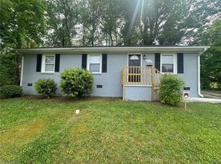 1231 Springwood Cir, Winston Salem, NC 27107