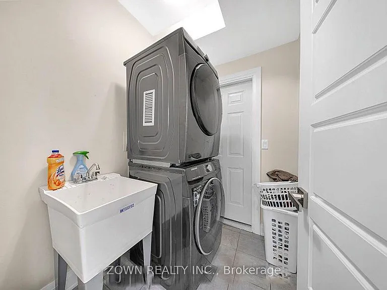 736 Hillview Cres #BASEMENT — Photo 11