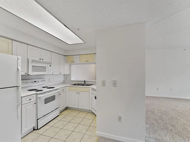 2727 Anzio Ct #301 — Photo 9