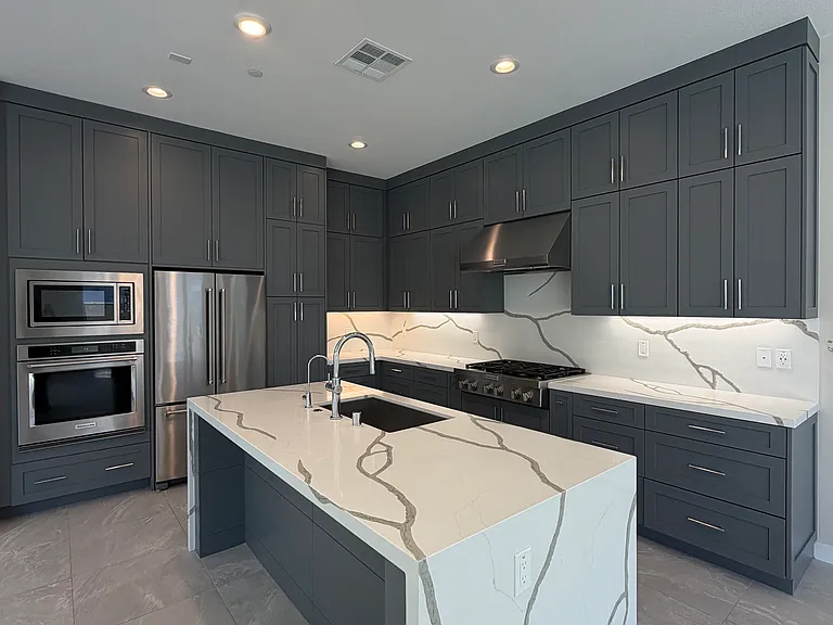 160 Tivoli Ln — Photo 1