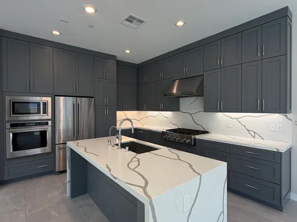 160 Tivoli Ln, Lake Forest, CA 92630