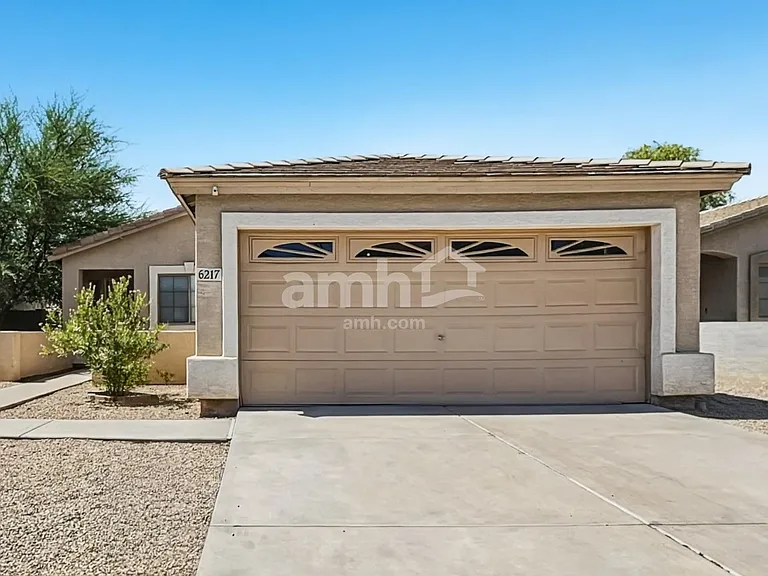 6217 W Warner St — Photo 1
