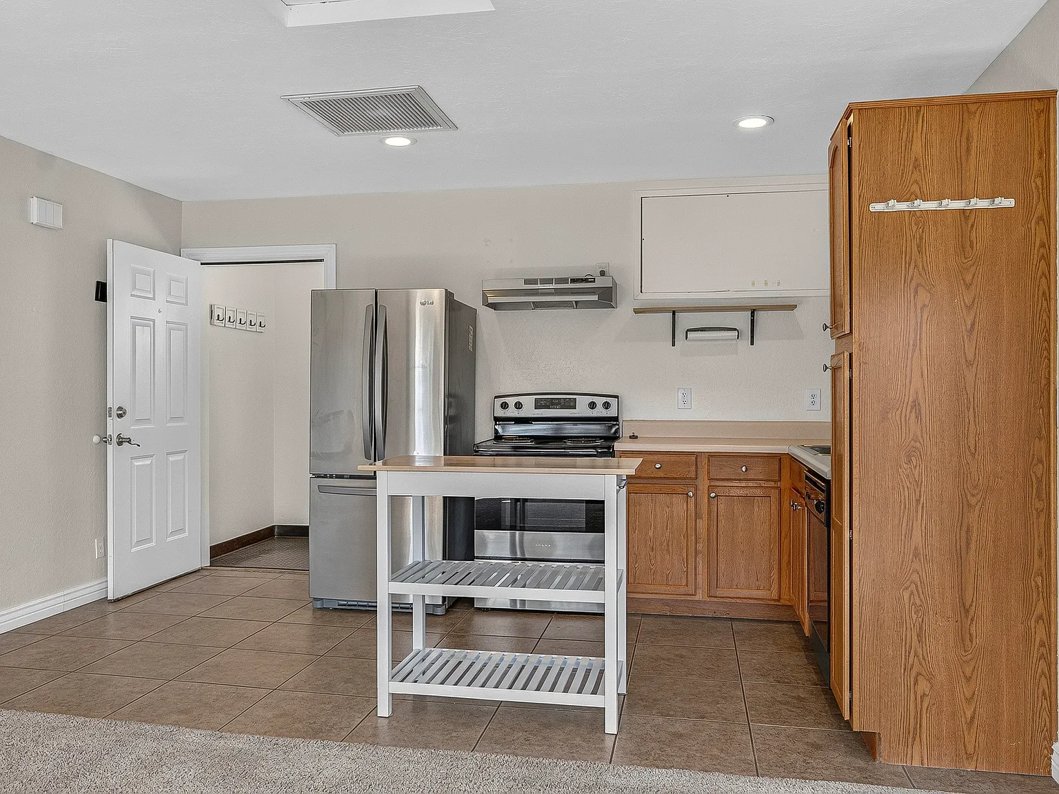 662 - Wayne 1519 East Payton Way - 1 — Photo 3