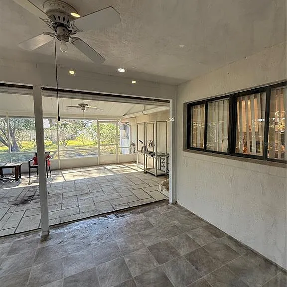 32 Westlawn Pl — Photo 20