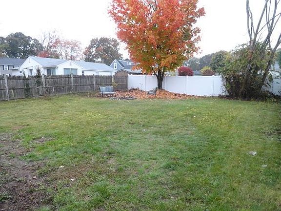 4th image of 32 Hervey St