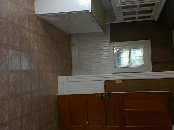 2nd image of 88 Wohlers Avenue # Floor