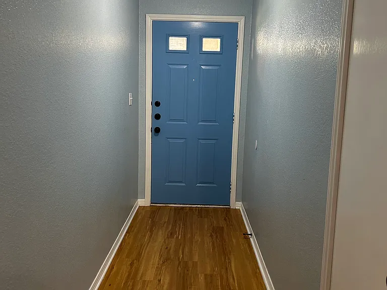1713 Brokenshoe Dr — Photo 8