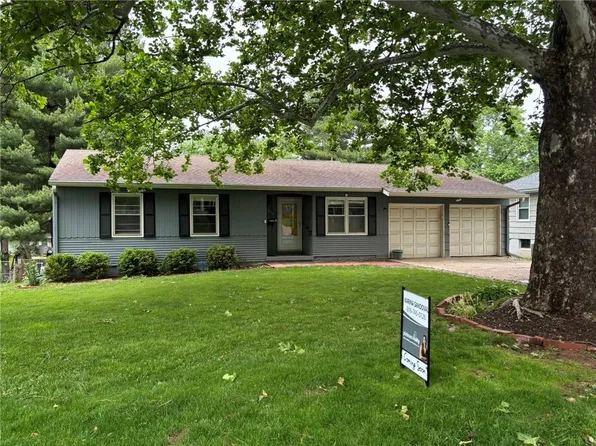8806 Riley St, Overland Park, KS 66212