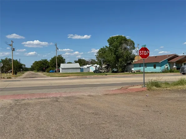 401 Avenue F NE, Childress, TX 79201