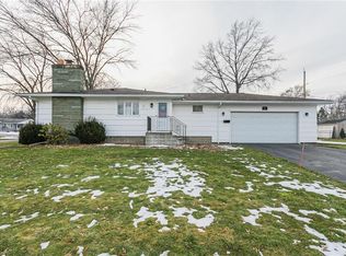 96 Kings Ln, Rochester, NY 14617