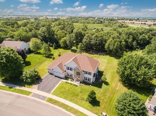 5925 Waterford Ct, Shakopee, MN 55379
