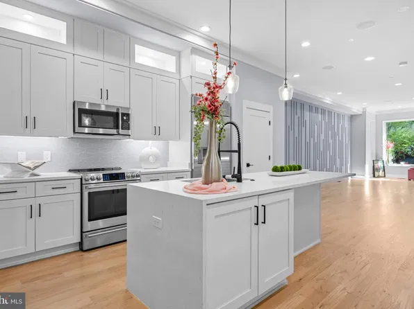1329 Irving St NW APT 1, Washington, DC 20010